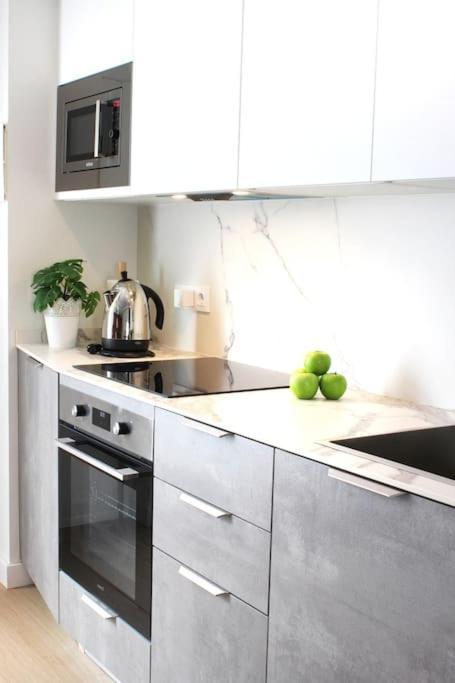 Oasis Urbano En El Corazon Financiero / Castellana Appartement Madrid Buitenkant foto