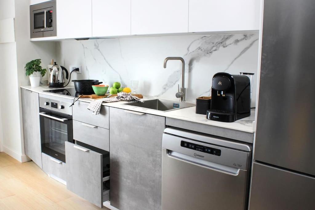 Oasis Urbano En El Corazon Financiero / Castellana Appartement Madrid Buitenkant foto
